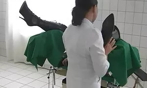 Người đàn ông trẻ quyết định để cải thiện kỹ năng tiếng anh một chút và bắt đầu nghiên cứu với một gia sư của một người phụ nữ nhà. Các người đàn ông đến nhà của cô gái và bắt đầu cẩn thận nghiên cứu đối tượng, khi đột nhiên, theo lời của vẻ đẹp, những người đàn ông đã bắt đầu nghe các người phụ nữ bắt đầu nói chuyện với anh về tình dục, các cậu bé đã rất nhẹ trên đôi chân của video sex nhat khong che mình, và những người đàn ông đã rất háo hức làm tình với một đẹp cũng chuẩn bị chu đáo, cô giáo. Không xa khỏi bàn, người đàn ông bên trái vẻ đẹp với cô đùi tách ra trên bàn và bước vào, chơi với mình chim say đắm và tại cùng một tốc độ chơi đẹp với một dương vật.
