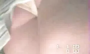 Mẹ kể từ buổi sáng. Một người đàn ông nhìn thấy một bà mẹ nóng bỏng thủ dâm trong phòng tắm và quay nó trên điện thoại của cô. Khi cô đã mua sắm và đi ngủ, anh ta bắt đầu để trêu chọc nàng và vuốt phim sex nhật bản hay không ve cơ thể mình. Sau đó cô cởi quần lót và bắt đầu cho anh ta một thổi kèn, và sau đó đã quan hệ với anh ta.