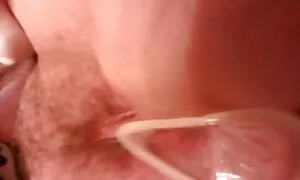 Chơi giáo viên. Sau khi các lớp học, hai sinh viên ở lại và quyết định để thắp sáng ngọn lửa với các giáo viên. Cô đã cho thấy ngực cô và sau phim sex ko che moi nhat đó, tất cả bắt đầu.