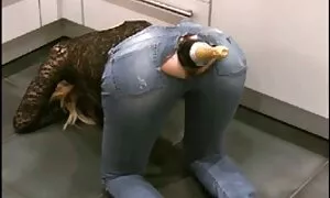 Cô gái vụng về, sex nhật vú to không che làm bằng tay