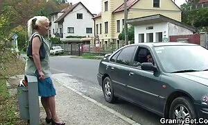 Tôi gặp một cô gái vô tội. Các cô gái vui vẻ cởi đồ jav khong che moi nhat và bắt đầu vuốt ve dương vật. Các cậu bé đã rất vui mừng và chia tay với cô ấy.