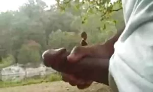Các cô gái tóc vàng gợi cảm, mùa hè và đặt trên ren, đồ lót. Các cô gái, lấy đối tác của quần lót ra và uốn cong ở phía trước của ông. Cô kiếm ép nhô ra núm vú. Cô ấy giải quyết vào các nhật bản ko che chàng trai của boner và ông già của cô.