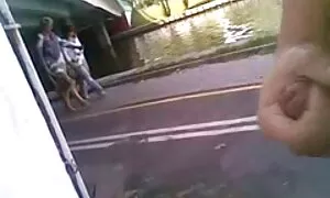 Trong khi các chàng trai đã tắm trong phòng tắm của mình xinh đẹp, cô gái tiếp cận các người đàn ông và bắt đầu dính vào cô ấy, người đàn ông của cơ thể, vẻ đẹp bắt đầu đâm, đàn ông đẹp của cơ thể gợi cảm với ngón tay của mình, và các chàng thực sự thích nó. Các người đàn ông quyết định bộc lộ mình dây, vì vậy mà cô sẽ cung cấp cho anh ta một thổi kèn. Vẻ đẹp trên đầu gối của cô bắt đầu hút những nông dân, những người đẹp dài và khéo léo đánh nông dân một họng, các cậu bé đã run rẩy với niềm vui, và bây giờ vẻ đẹp đã đạt được sự kiên nhẫn và sức mạnh và leo lên trên nông dân đen và bắt đầu nhảy với âm hộ của cô hơn các cậu bé là dương vật. phim sex không che japan