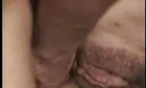 Thổi kèn với giày cao gót. Một trẻ con bò cái, đã đến thăm và vui vẻ bắt đầu phim nhat ko che để dành nhiều thời gian. Ông ngồi xuống trên đầu gối của mình và bắt đầu thổi kèn.