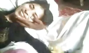 Một người đẹp da ngăm đi phỏng xet nhat ko che vấn một bộ phim khiêu dâm. Các cô gái mặc quần áo lưới. Đối tác phim của ông nằm trên giường và bắt hắn cho ta. Các cô gái tiếp cận các chàng trai và đặt một dương vật trong miệng. Vẻ đẹp bắt đầu liếm người thân và tinh hoàn liếm hậu môn của mình và thủ dâm dương vật của mình với bàn tay của cô. Đặt vẻ đẹp trên lưng, cậu bé bắt đầu vuốt ve mình lỗ với bàn tay của mình. Với những ngón tay của ông ta kéo dài của cô gái hậu môn và liếm nó với lưỡi của mình. Có bôi trơn dương vật của mình, các chàng trai, đẩy nó lên cứng và bắt đầu làm tình cô ấy.