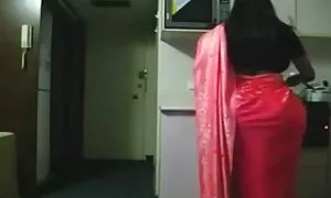 Tôi ngủ với một cô gái trong một cửa hàng với camera ẩn. Các cậu bé, có một camera gắn liền với kính của mình và nhat ban không che đi xung quanh cửa hàng, ông đã ly hôn một cô gái xinh đẹp để có tình dục trong phòng tắm.