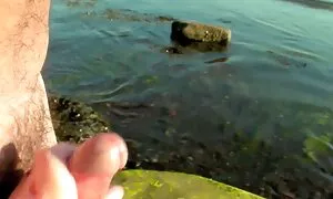 Giật là một nữ diễn viên khiêu dâm. Trong video này, một cô gái có một đám đông của một người đàn ông. Và ông ấy không dừng lại cho đến khi ông hài lòng mọi người. sex nhật ko che